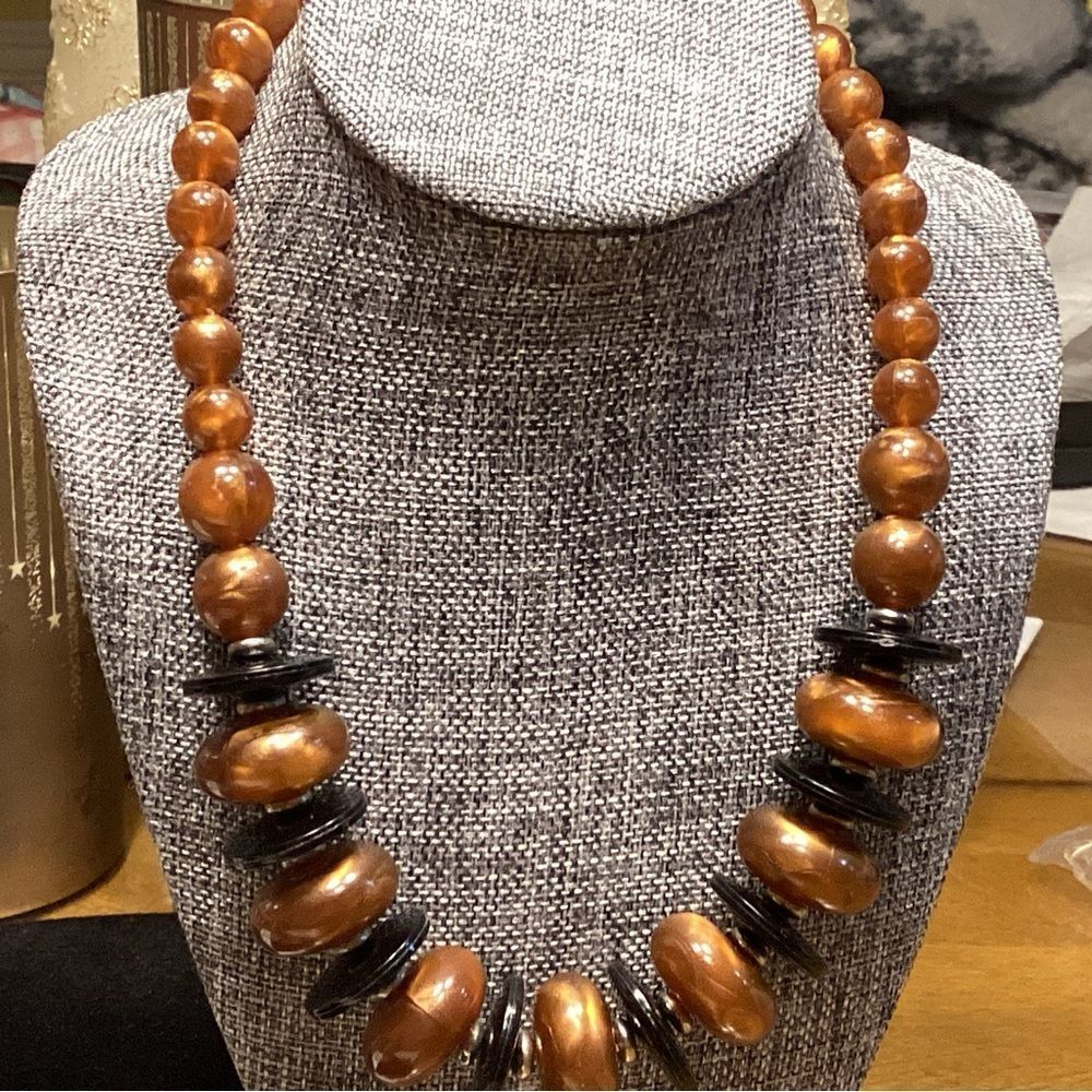 Elegant Brown and Black Beaded Necklace